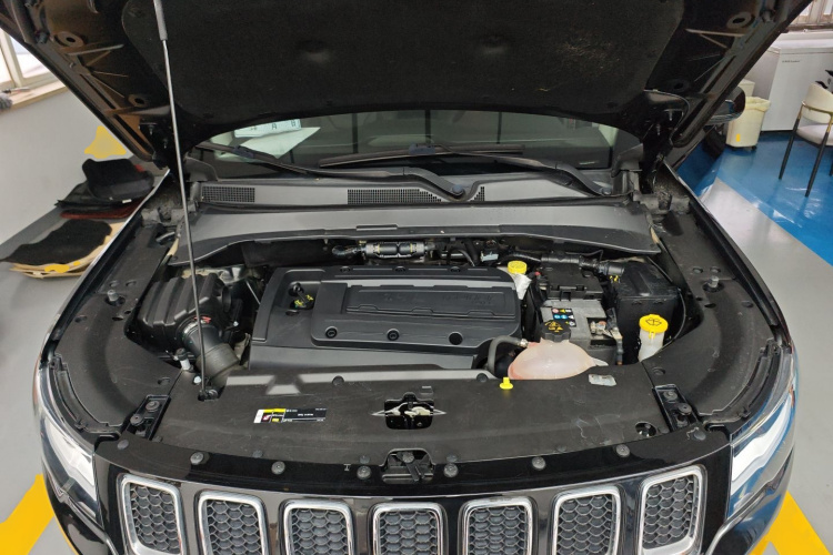 Jeep 指南者 2017款 200T 自动家享版机舱底盘24