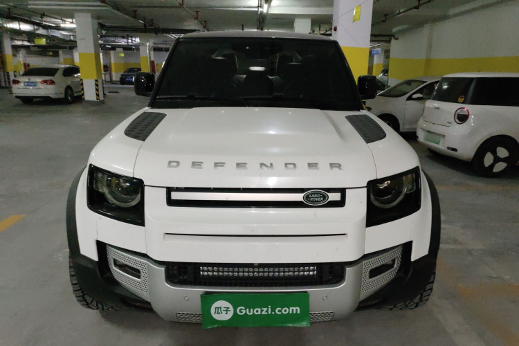 路虎卫士 2024款 90 2.0T P300 S车身外观2