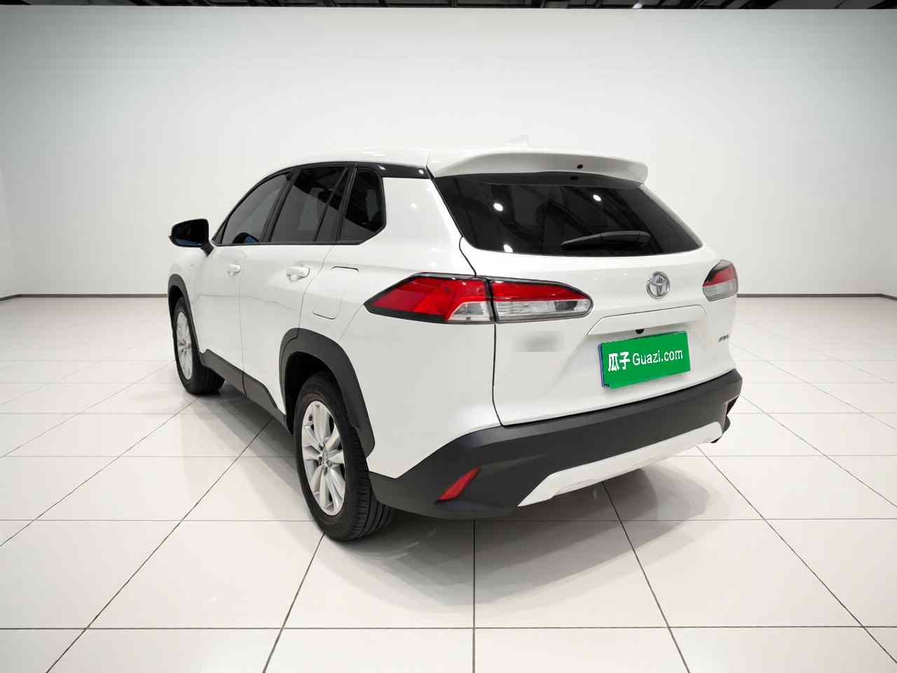 丰田 卡罗拉锐放 2024款 2.0L 智能电混双擎 先锋版(3)