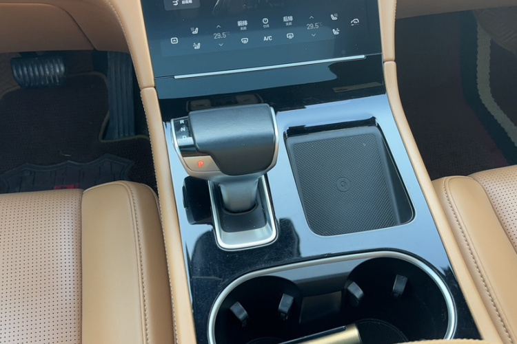 理想汽车 理想ONE 2021款 增程6座版局部细节18