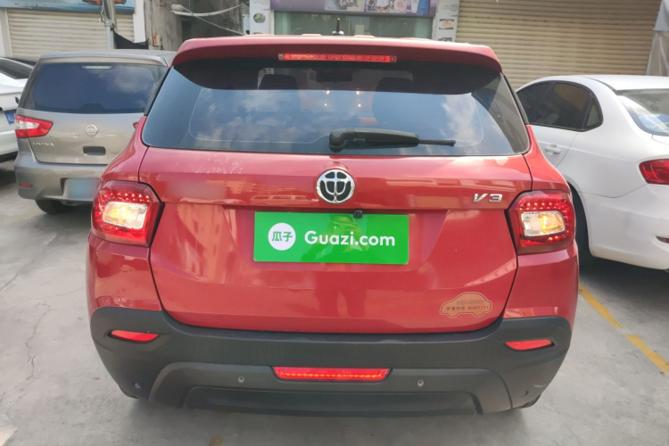 中华V3 2015款 1.5L 手动舒适型车身外观6004