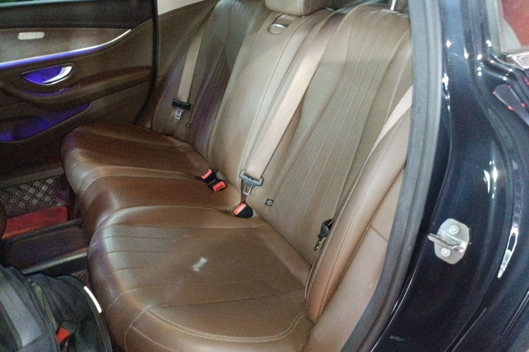 奔驰E级 2019款 E 300 L 时尚型中控内饰7004