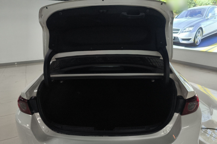 马自达3 昂克赛拉 2022款 2.0L 自动质擎版机舱底盘23