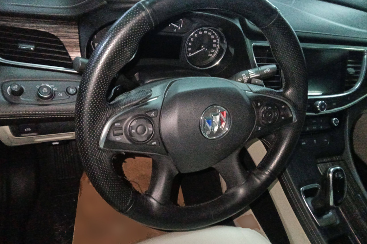 别克 君越 2020款 652T 精英型中控内饰13