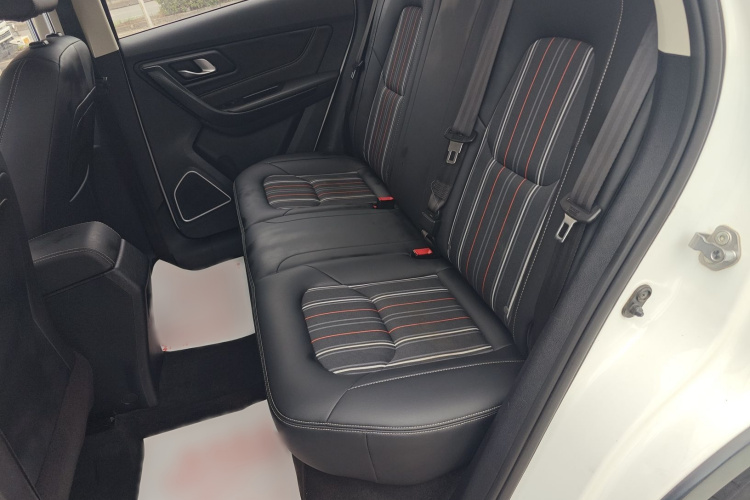 奔腾X40 2017款 1.6L 手动豪华型中控内饰7001