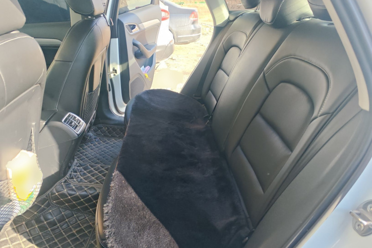 奥迪Q3 2013款 35 TFSI 进取型中控内饰21