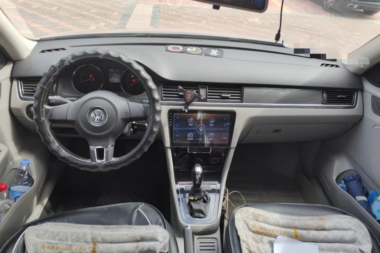 大众 宝来 2014款 1.6L 自动时尚型中控内饰12