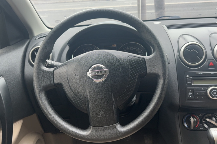 日产 逍客 2012款 1.6XE 风 5MT 2WD中控内饰7002