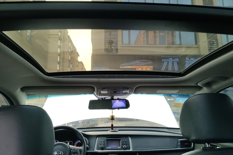 起亚K5 2017款 2.0L 自动15周年特别版LUX中控内饰22