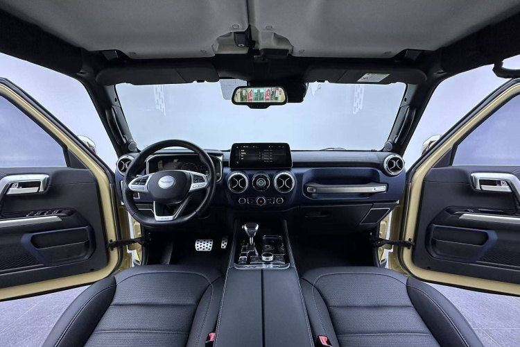 北京BJ40 2019款 2.3T 自动四驱环塔冠军版 国VI中控内饰7001