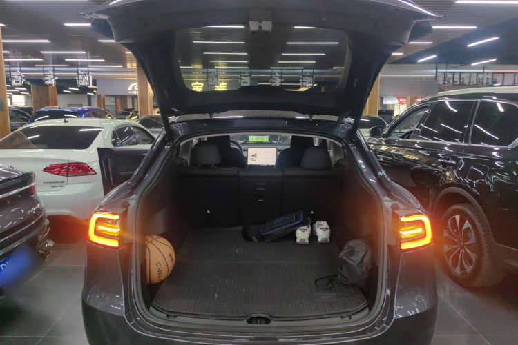 特斯拉 Model Y 2022款 改款 后轮驱动版机舱底盘23