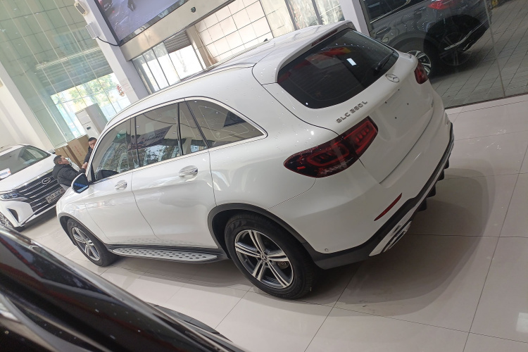 奔驰GLC 2021款 GLC 260 L 4MATIC 动感型车身外观4
