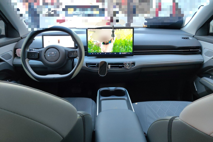 奔腾 悦意03 2025款 565km 乐享版中控内饰12