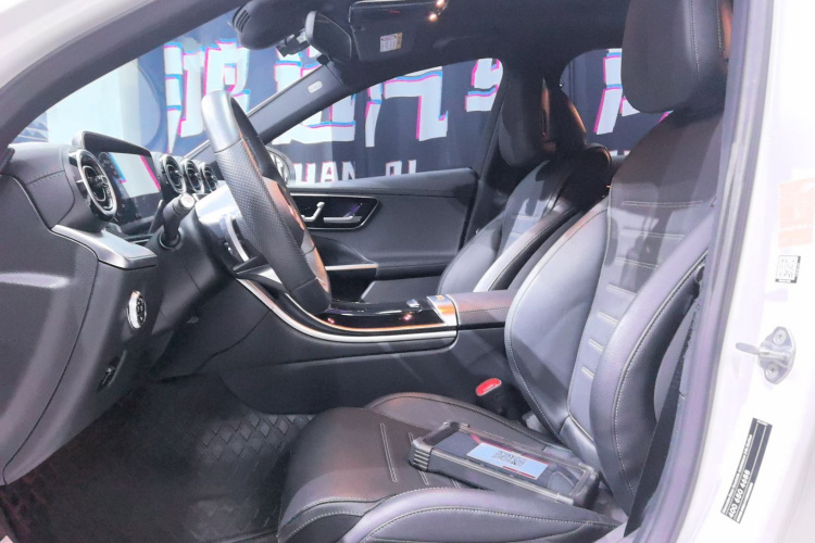 奔驰C级 2022款 改款 C 200 L 运动版局部细节19