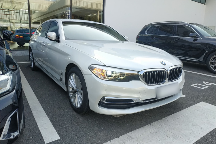 宝马5系 2020款 525Li 豪华套装车身外观6002