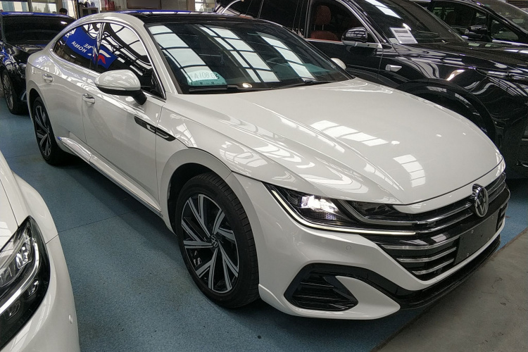 一汽-大众CC 2023款 330TSI 炫目版车身外观3