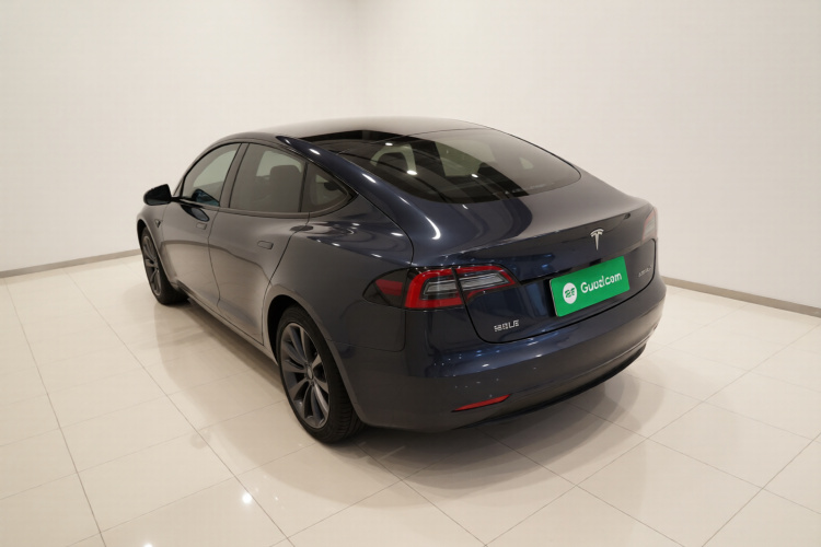 特斯拉 Model 3 2021款 Performance高性能全轮驱动版车身外观5