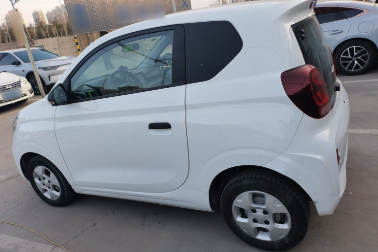 荣威 科莱威CLEVER 2021款 302km全能版车身外观4