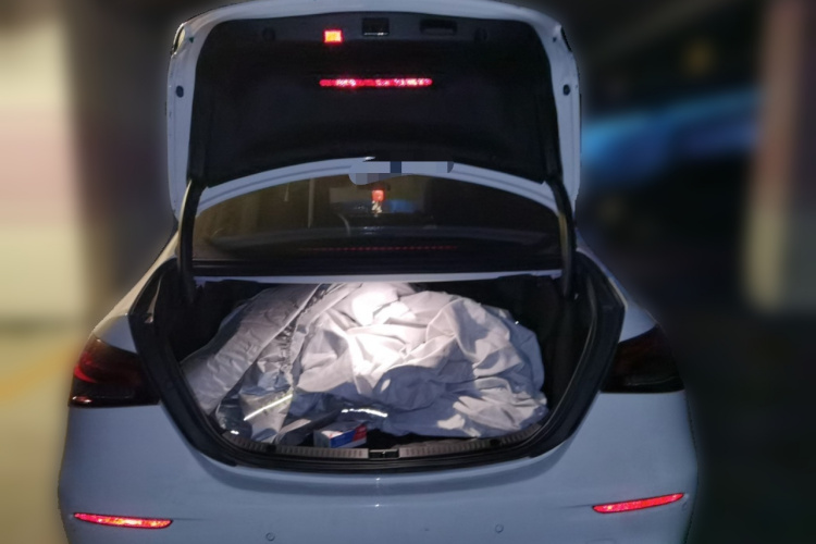 奔驰E级 2021款 改款 E 260 L 运动型中控内饰23