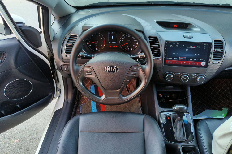 起亚K3 2016款 1.6L 自动GLS中控内饰13