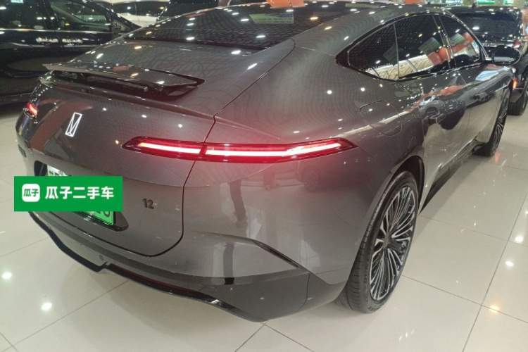 阿维塔12 2025款 Ultra增程版车身外观6006
