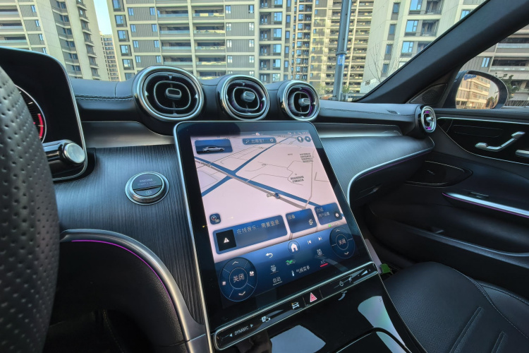 奔驰C级 2023款 改款 C 260 L 运动版中控内饰7011