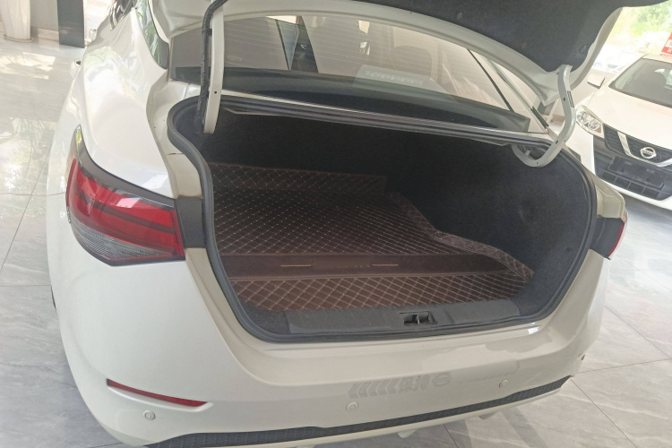 日产 轩逸 2022款 1.6L XL CVT悦享版中控内饰23