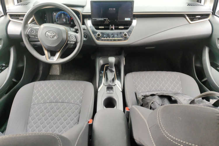 丰田 亚洲狮 2023款 2.0L 精英版中控内饰7002