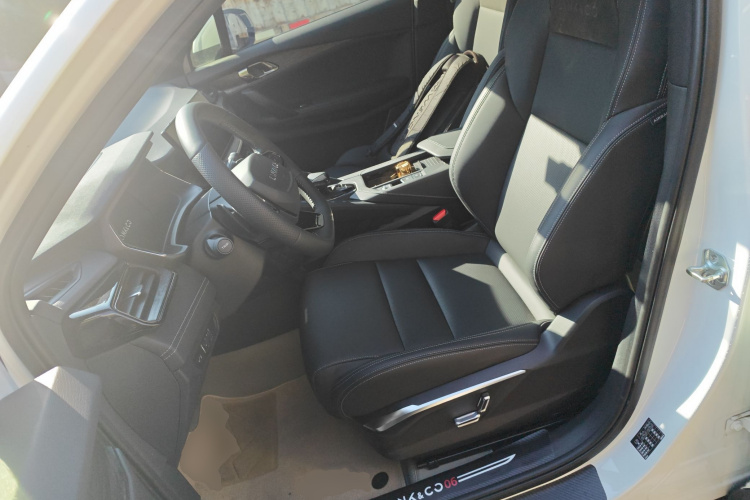 领克06 2023款 Remix 1.5T 劲Pro中控内饰19