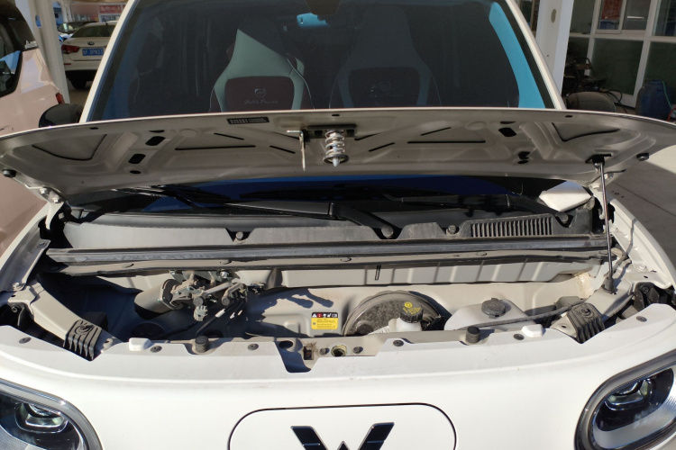 五菱汽车 宏光MINIEV 2024款 第三代 215km 青春版机舱底盘24