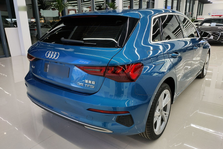 奥迪A3 2021款 Sportback 35 TFSI 时尚致雅型车身外观7