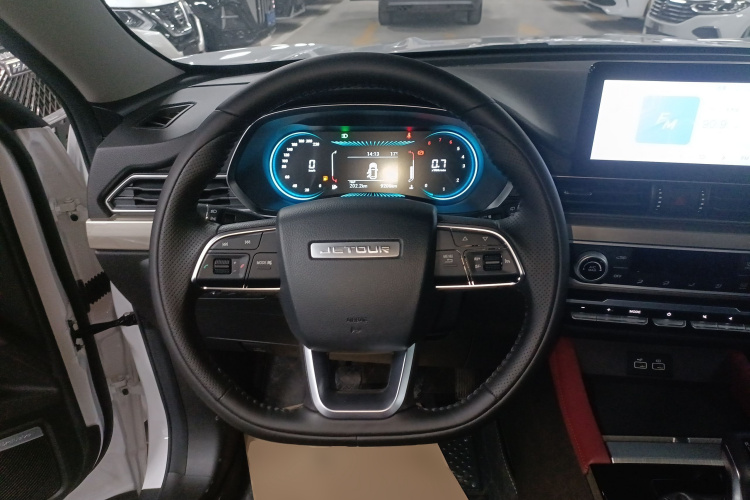 捷途X70 2023款 1.5T 手动超越版 7座中控内饰13