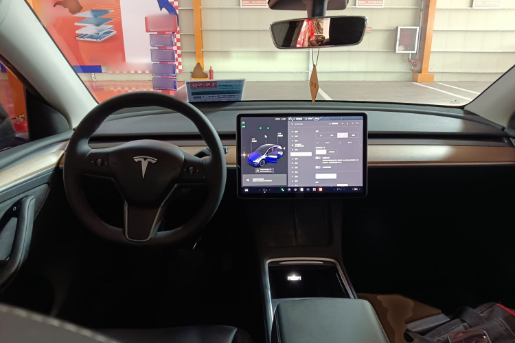 特斯拉 Model Y 2021款 标准续航后驱版中控内饰12