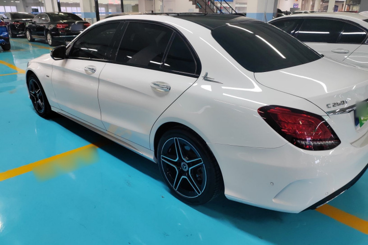奔驰C级 2021款 C 260 L 运动星耀臻藏版车身外观4
