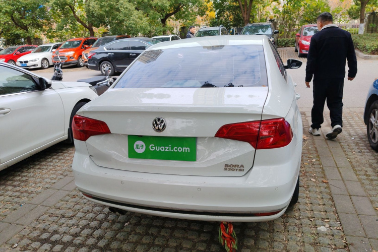 大众 宝来 2016款 230TSI 手动舒适型车身外观6