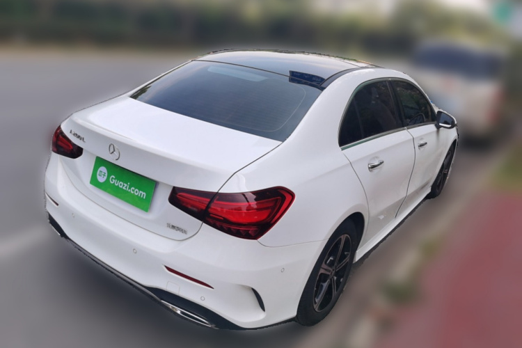 奔驰A级 2023款 A 200 L 时尚型车身外观6005