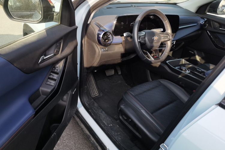 雪佛兰 探界者Plus 2024款 102km RS 至臻版中控内饰20