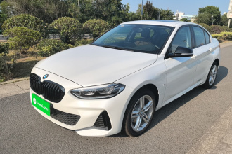 宝马1系 2023款 120i M运动曜夜版