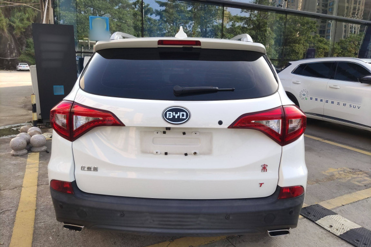 比亚迪 宋 2016款 盖世版 1.5TI 手动豪雅型车身外观6004