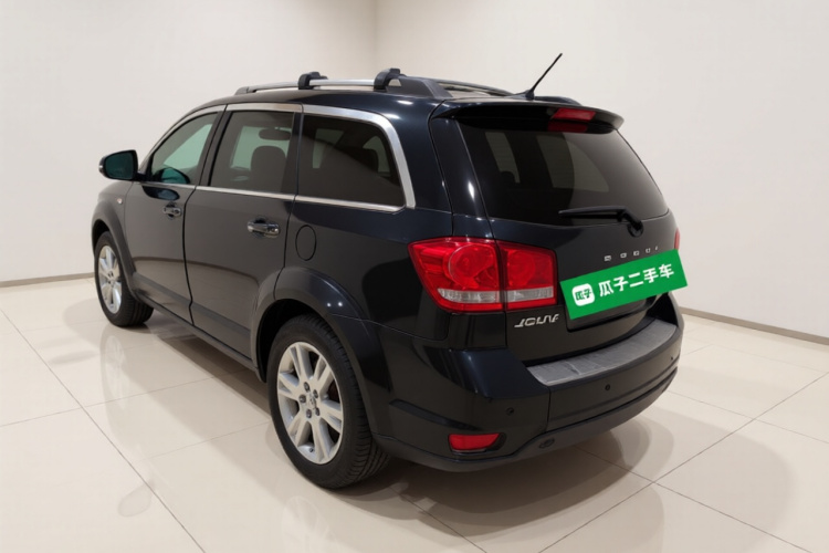 道奇 酷威 2013款 2.4L 两驱尊尚版车身外观5