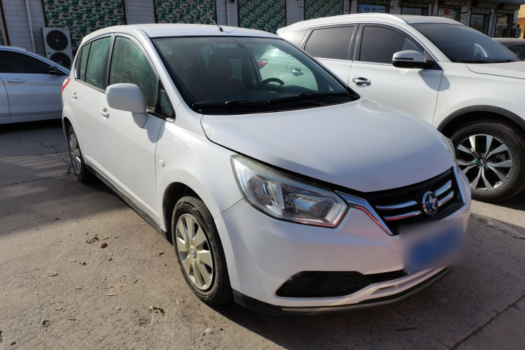 启辰R50 2015款 1.6L 手动时尚版车身外观3