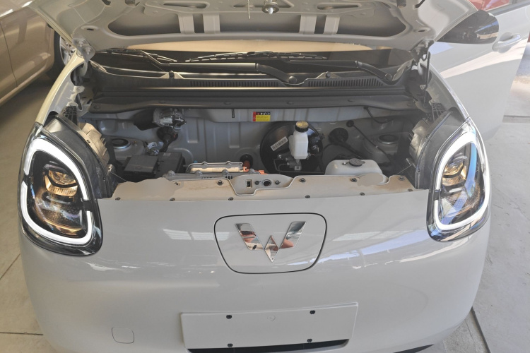 五菱汽车 宏光MINIEV 2025款 四门版 进阶款机舱底盘24