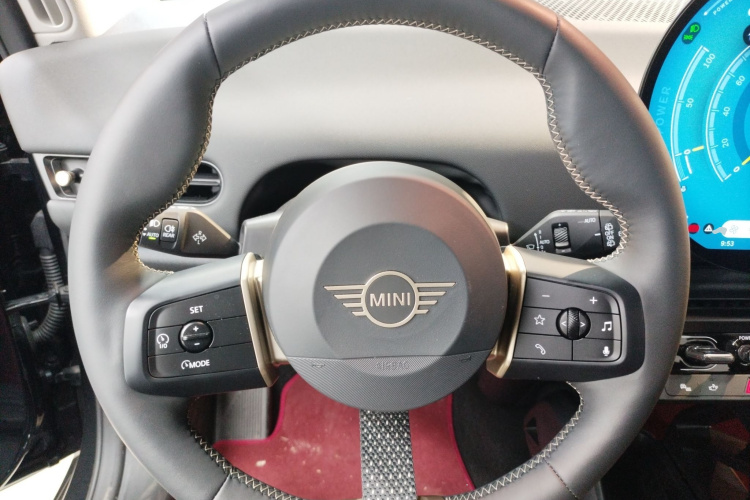 电动MINI COOPER 2025款 456km COOPER E 经典派中控内饰13