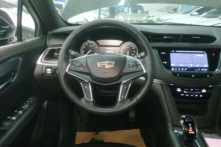 凯迪拉克XT5 2020款 28T 技术型中控内饰13