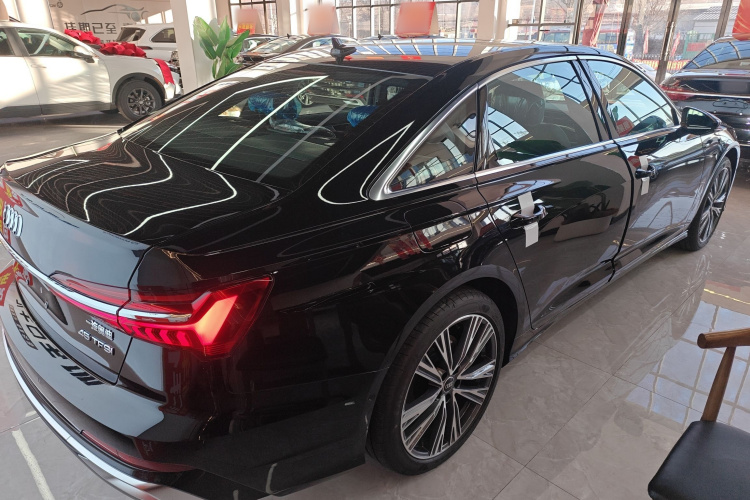 奥迪A6L 2026款 45 TFSI 臻选动感型车身外观7