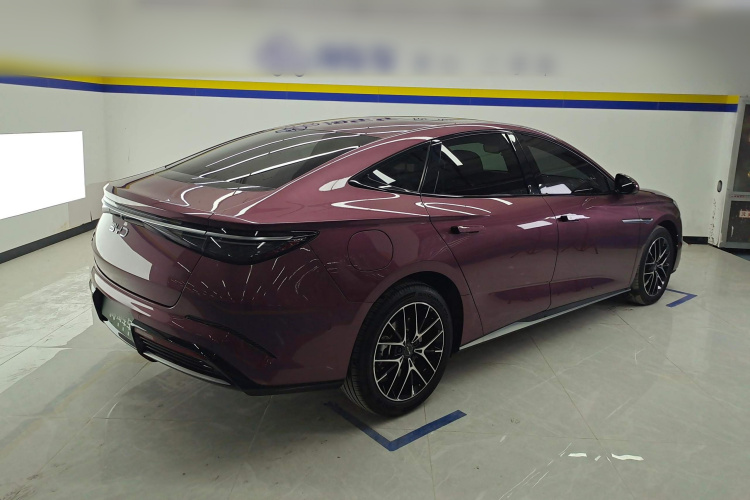 比亚迪 海豹 2023款 DM-i 1.5T 121km 旗舰型车身外观7