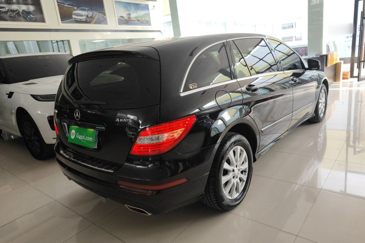 奔驰R级 2014款 R 320 4MATIC 商务型车身外观7