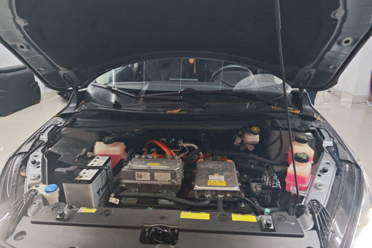 小鹏G3 2020款 460i 智享版机舱底盘24