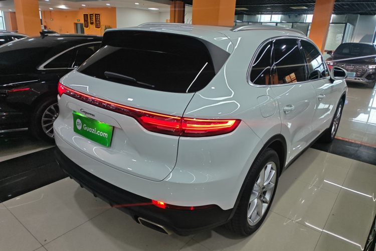 保时捷 2019款 Cayenne 3.0T车身外观7