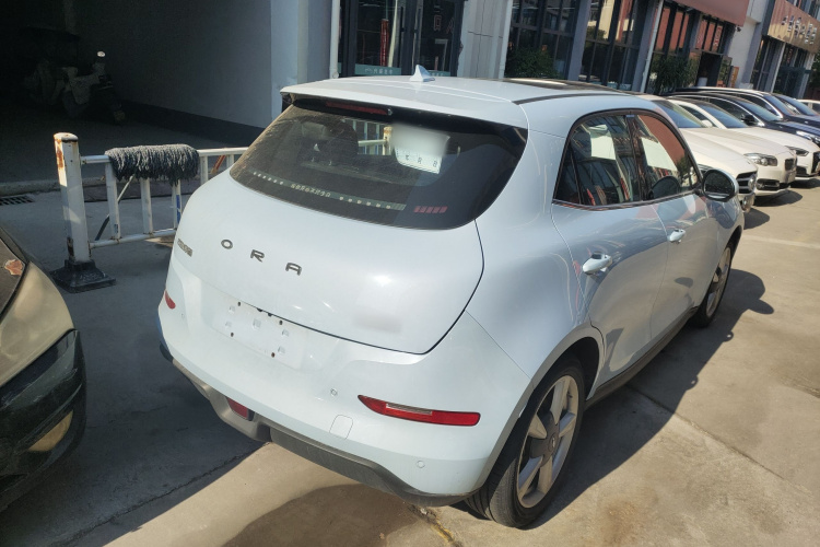 欧拉好猫 2022款 400km标准续航 尊贵型 磷酸铁锂车身外观7